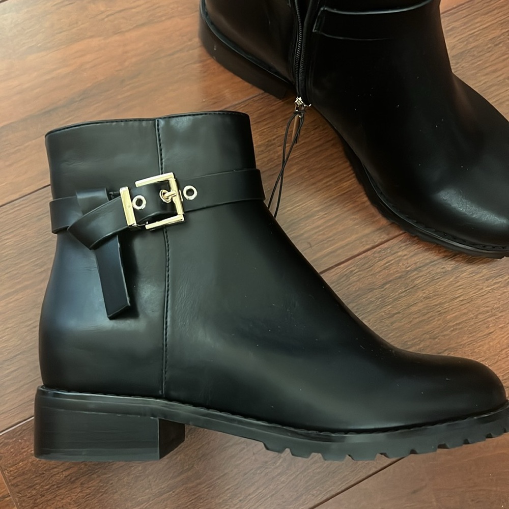 Maurices- Hannah, Low heel bootie Black 8.5